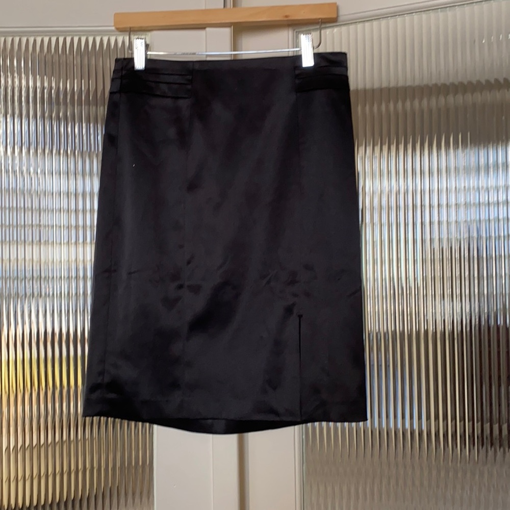 Silky lined skirt